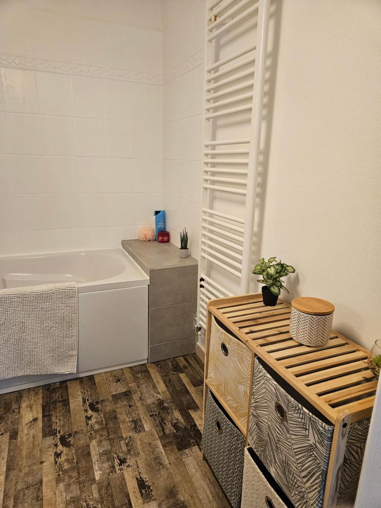 Les Bulles Au Feminin Apartment Chigny-les-Roses Luaran gambar